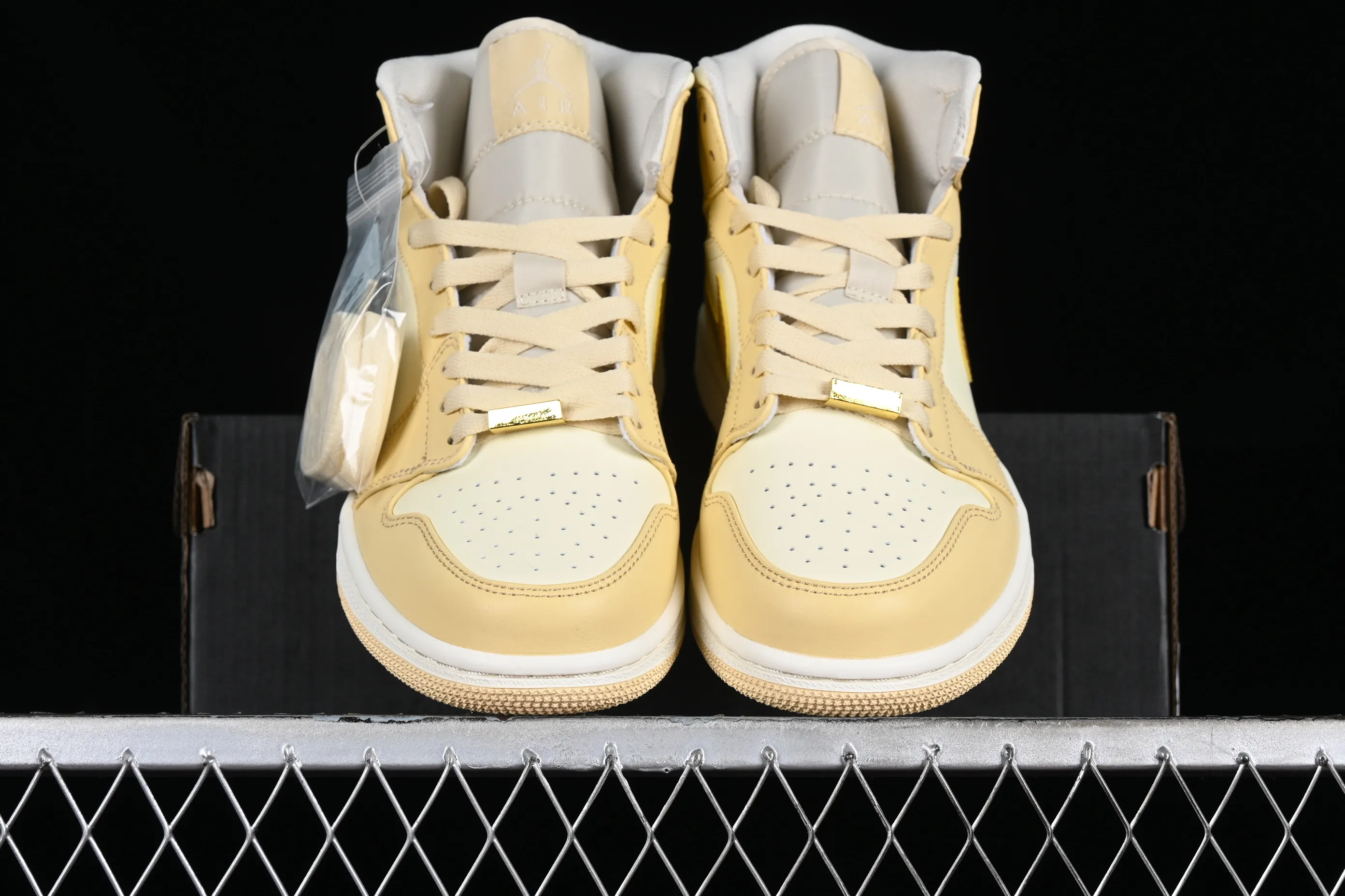 All categories Air Jordan Jordan series basketball shoes Air Jordan 1 Mid Nk Air Jordan 1 Mid AJ1 Joe 1 white gold Chinese casual sneakers FB9892-200